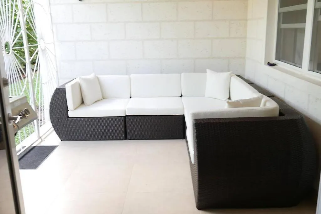 Golden Acre Beach Villa-2 Mins Walk - Alleynes Bay Saint James