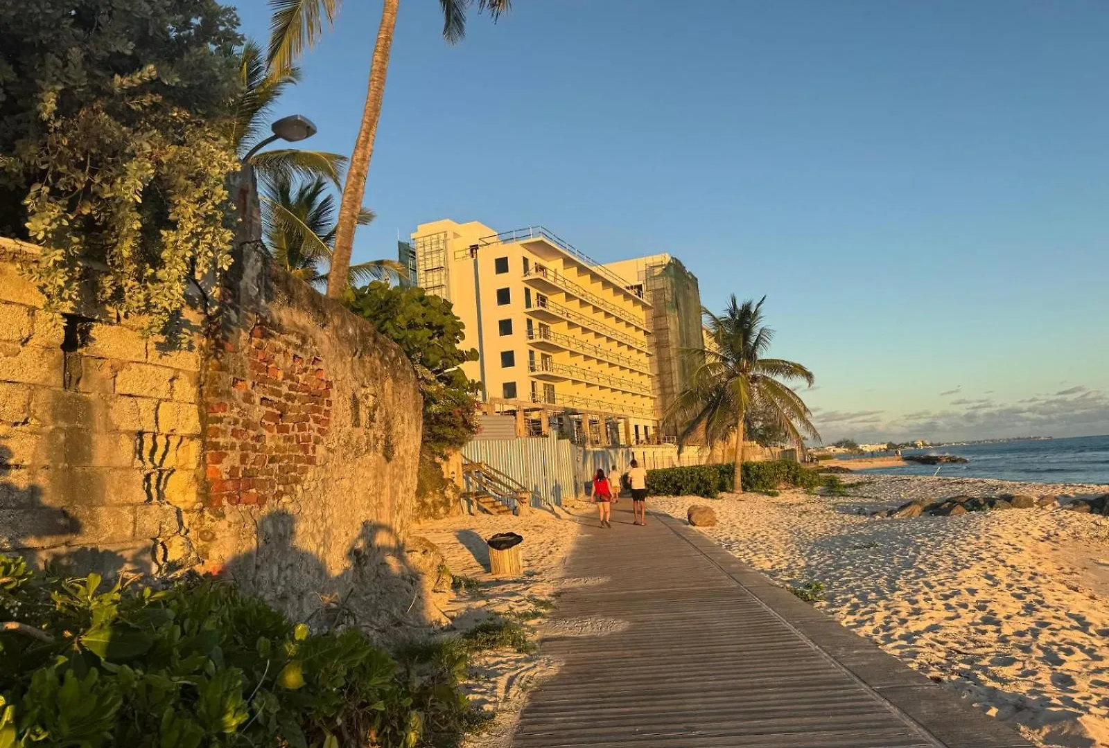 Golden Acre Beach Villa-2 Mins Walk - Alleynes Bay Saint James Barbados