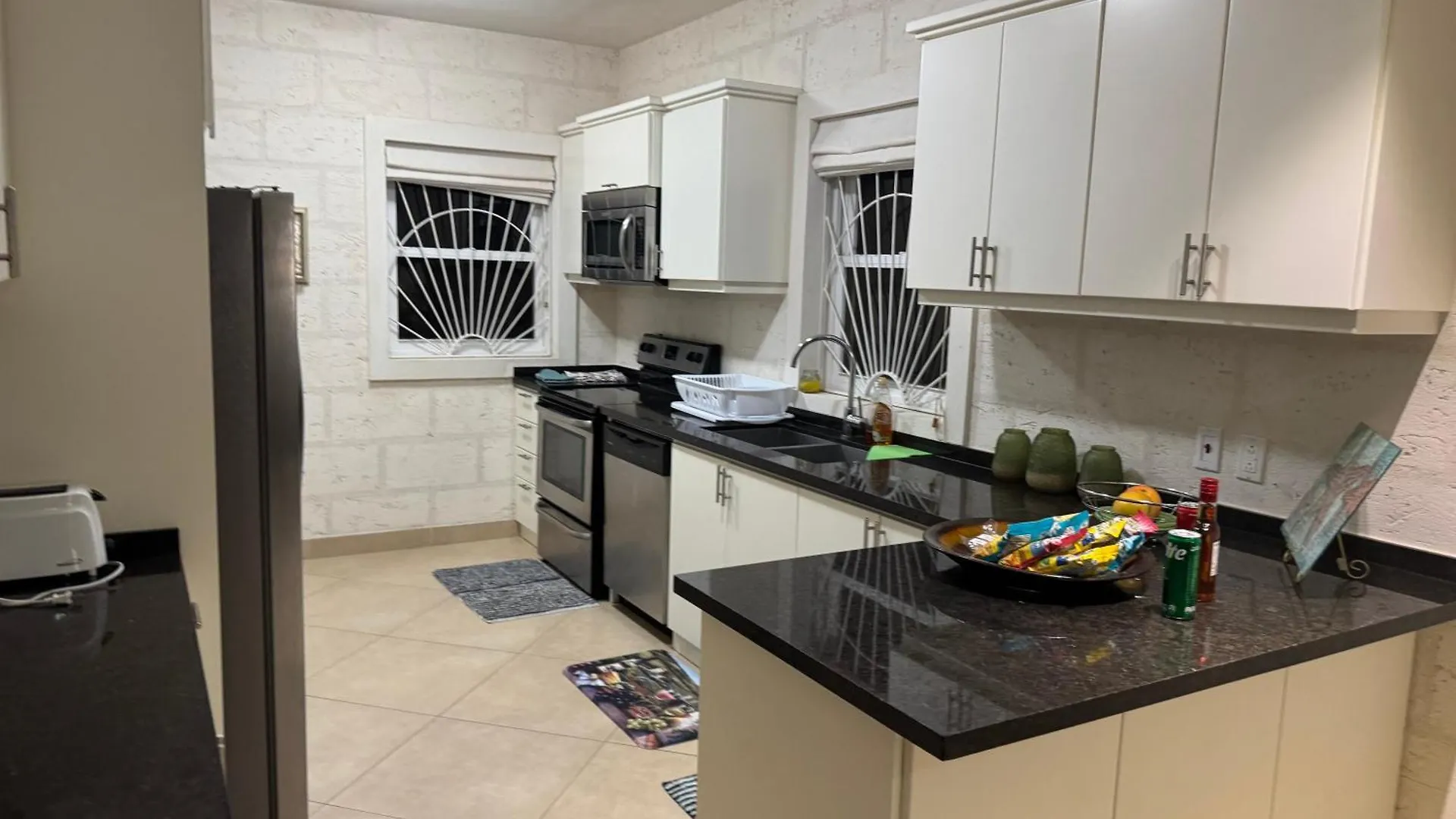 Golden Acre Beach Villa-2 Mins Walk - Alleynes Bay Saint James 0*,  Barbados