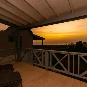 Villa West Rock, Saint James